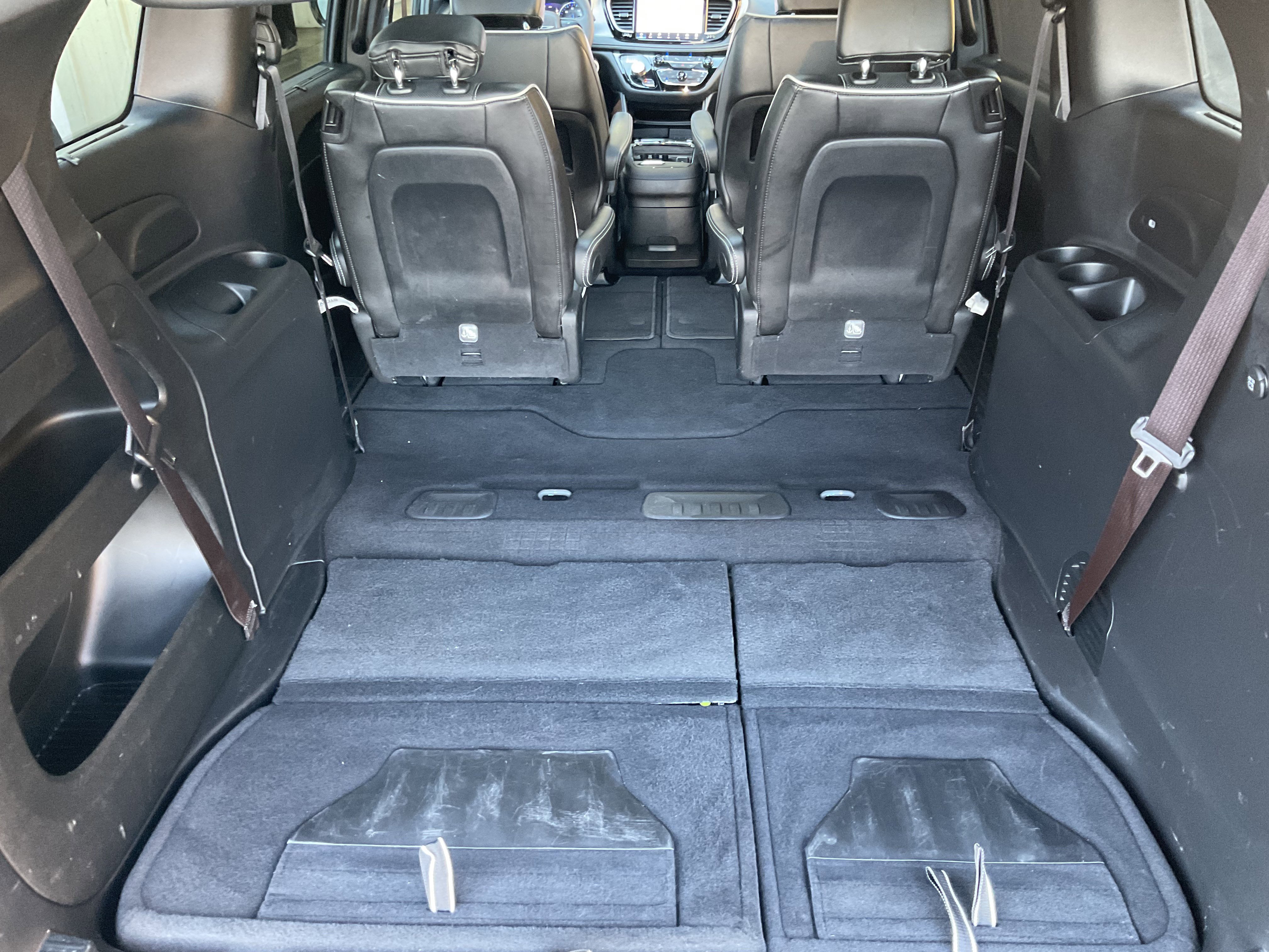 Used 2025 Chrysler Pacifica Limited FWD image 47