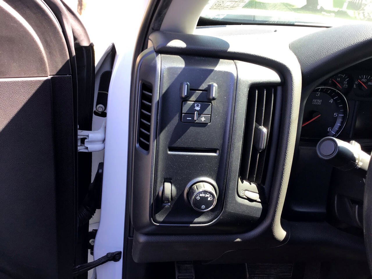 Used 2019 Chevrolet Silverado 2500 W/T w/ Snow Plow Prep Package image 21