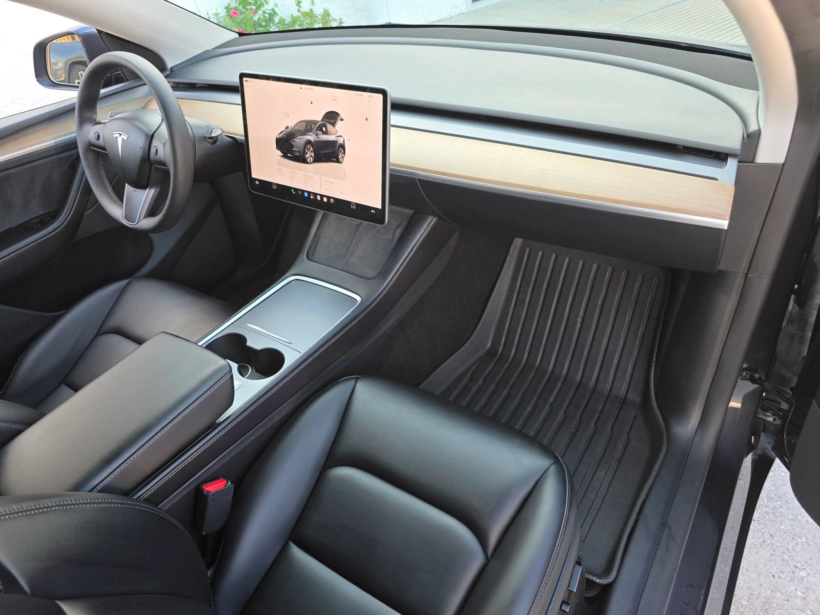 Used 2024 Tesla Model Y Long Range AWD/4WD image 28
