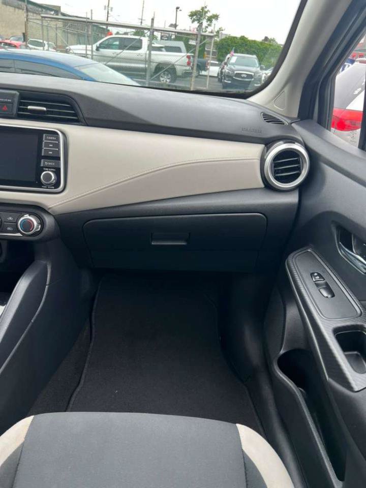 Used 2021 Nissan Versa SV FWD image 18
