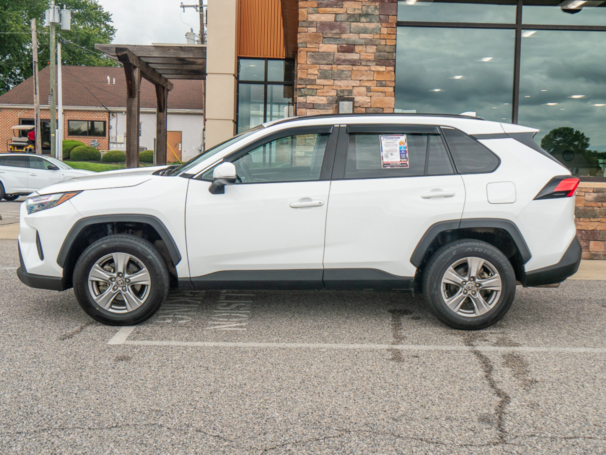 Used 2023 Toyota RAV4 XLE AWD/4WD image 6