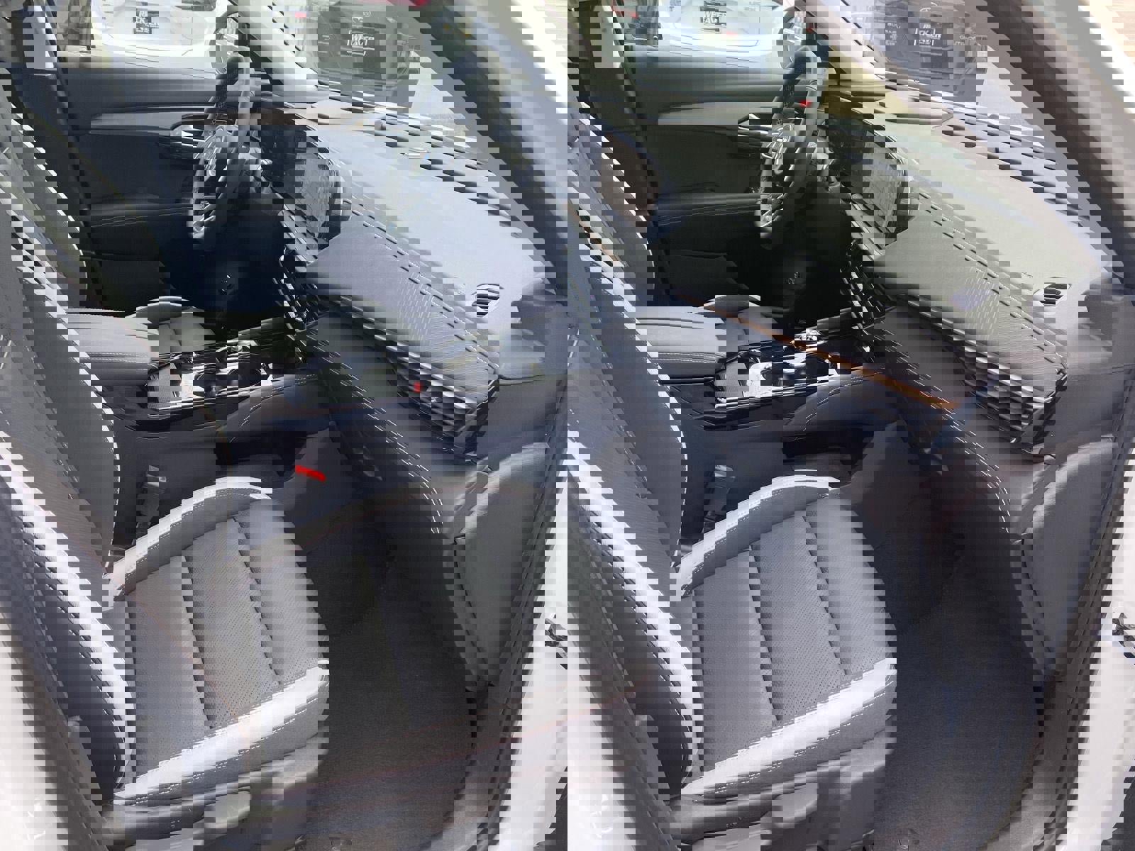 Certified 2025 Buick Envision Sport Touring image 31