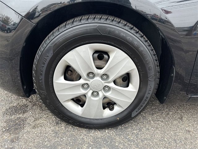 Used 2017 Kia Forte LX image 10