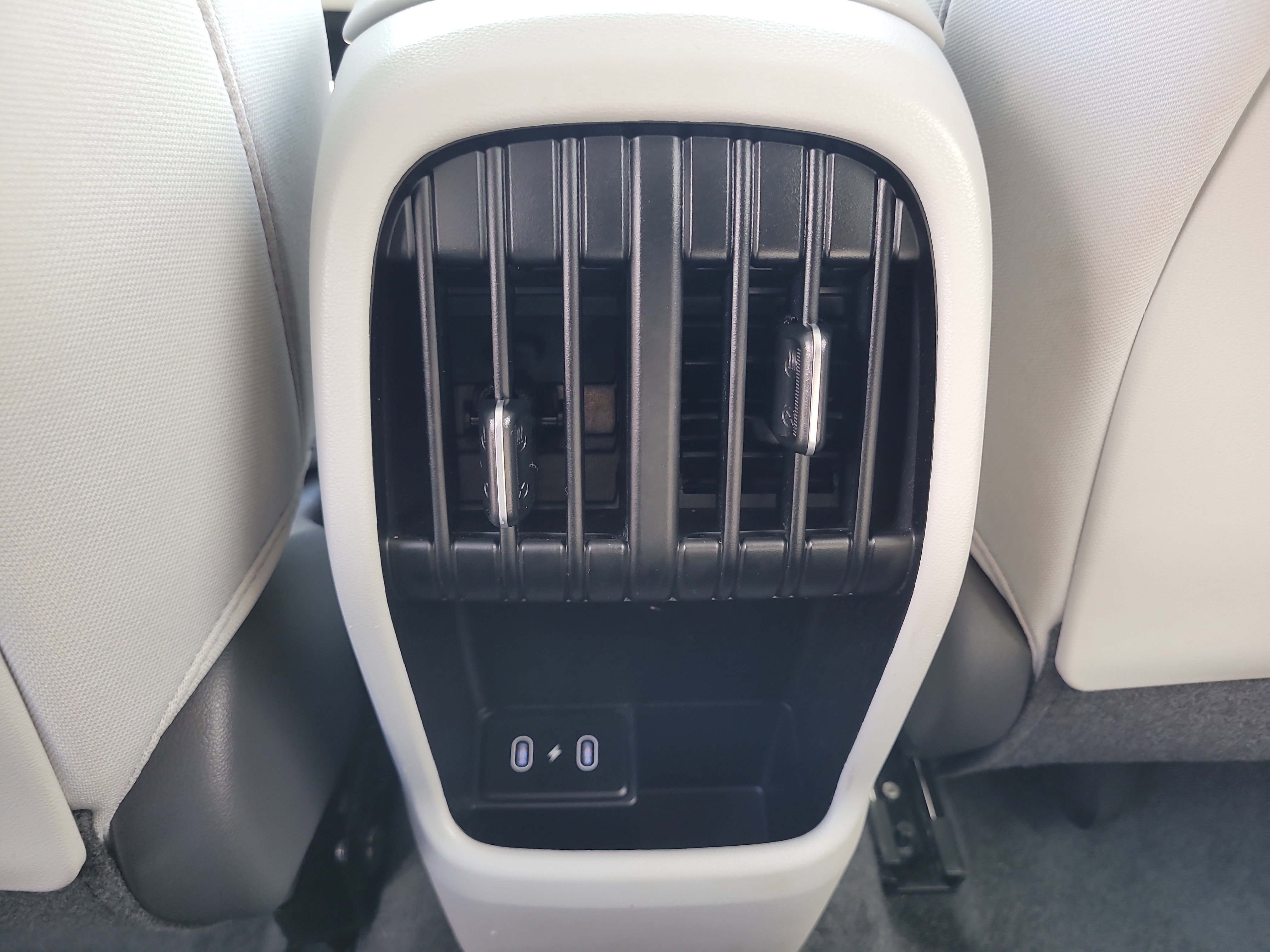 Used 2025 Hyundai Kona SEL image 16