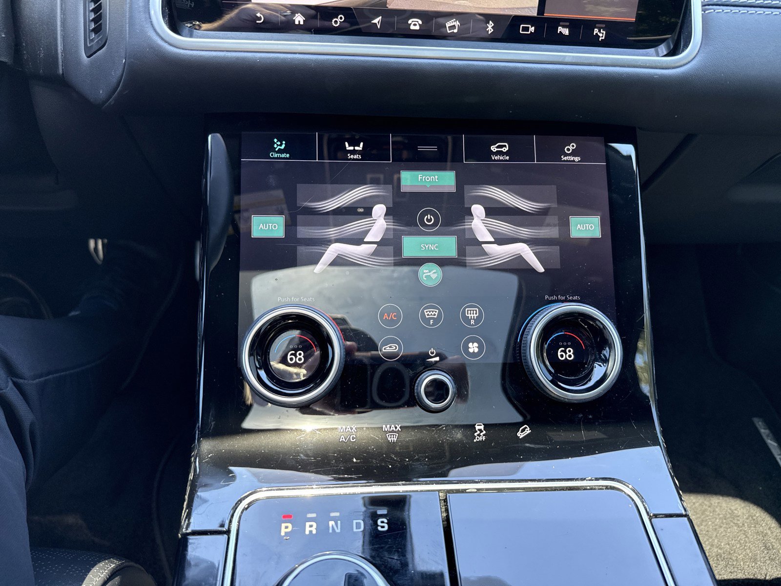 Used 2019 Land Rover Range Rover Velar R-Dynamic HSE AWD/4WD image 23
