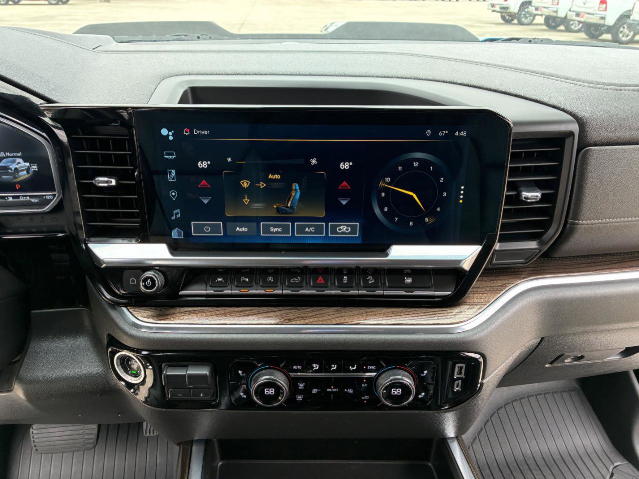 Used 2022 Chevrolet Silverado 1500 LT Trail Boss w/ LT Trail Boss Premium Package AWD/4WD image 23