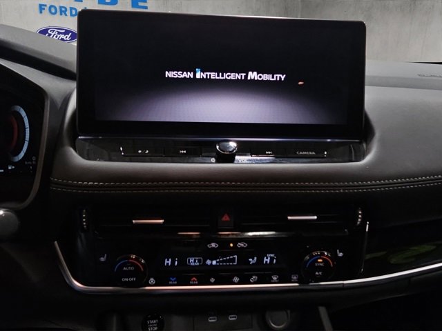 Used 2024 Nissan Rogue SL w/ SL Premium Package image 15