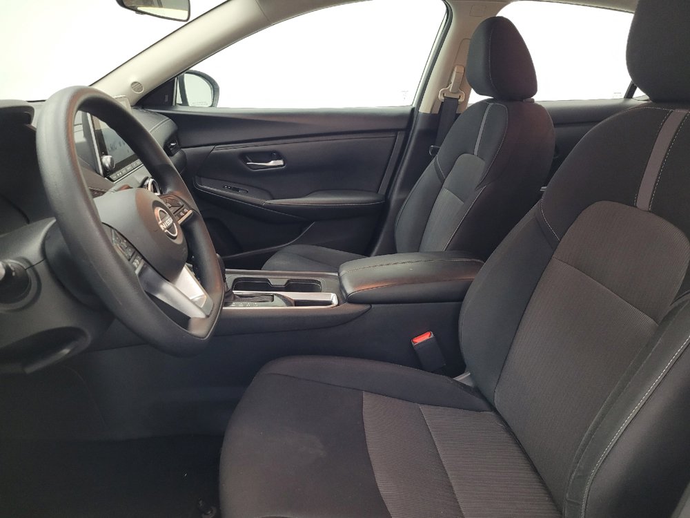 Used 2025 Nissan Sentra SV FWD image 17