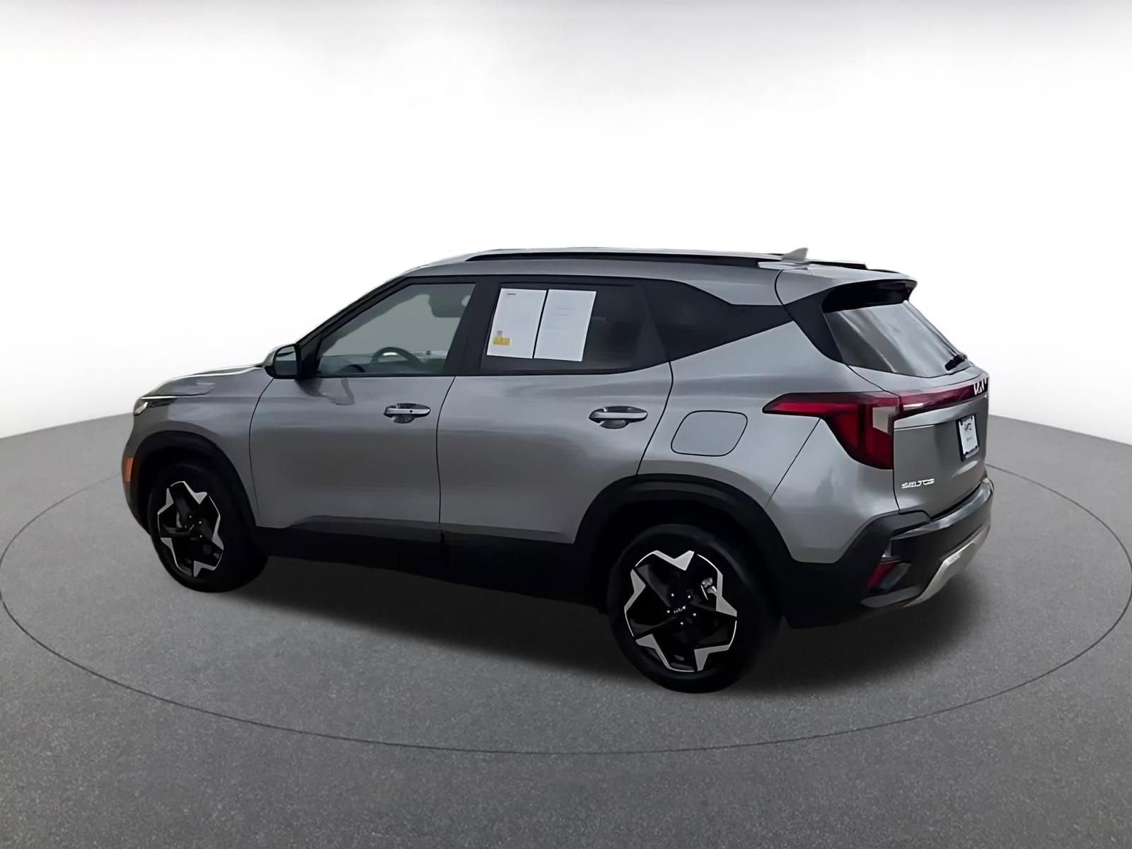Used 2025 Kia Seltos S image 10