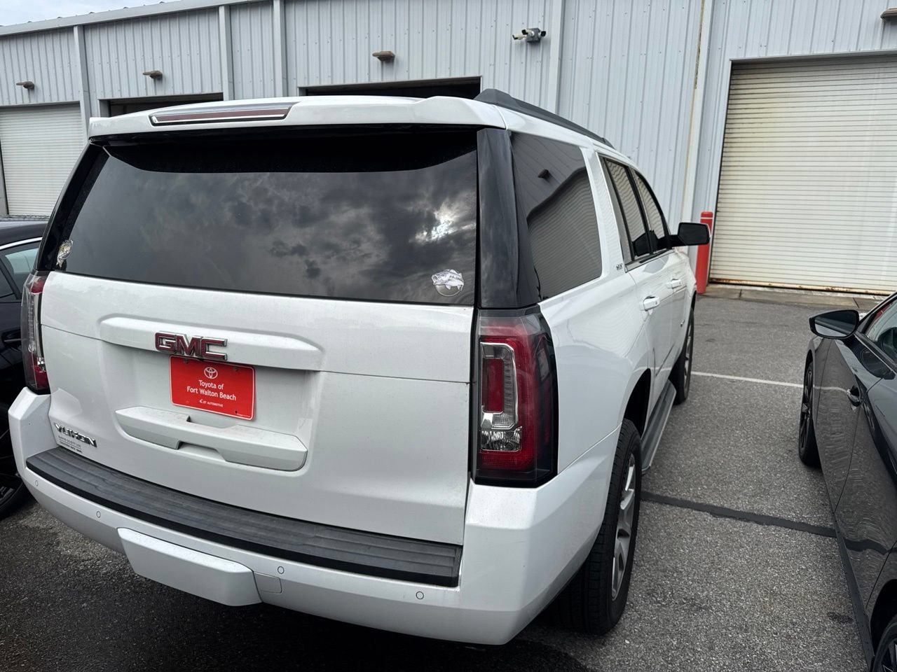 Used 2017 GMC Yukon SLT RWD image 9