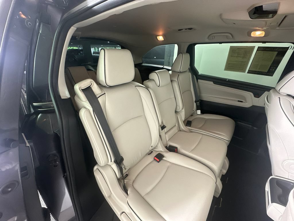 Used 2025 Honda Odyssey Touring image 16