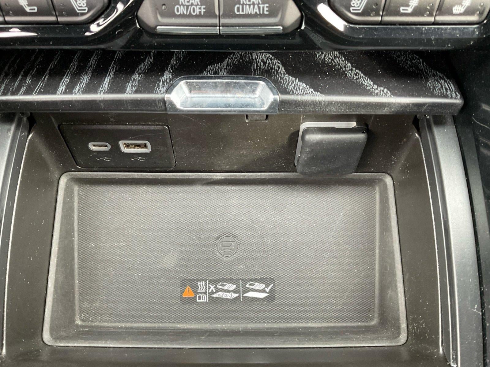 Certified 2023 GMC Yukon Denali AWD/4WD image 16