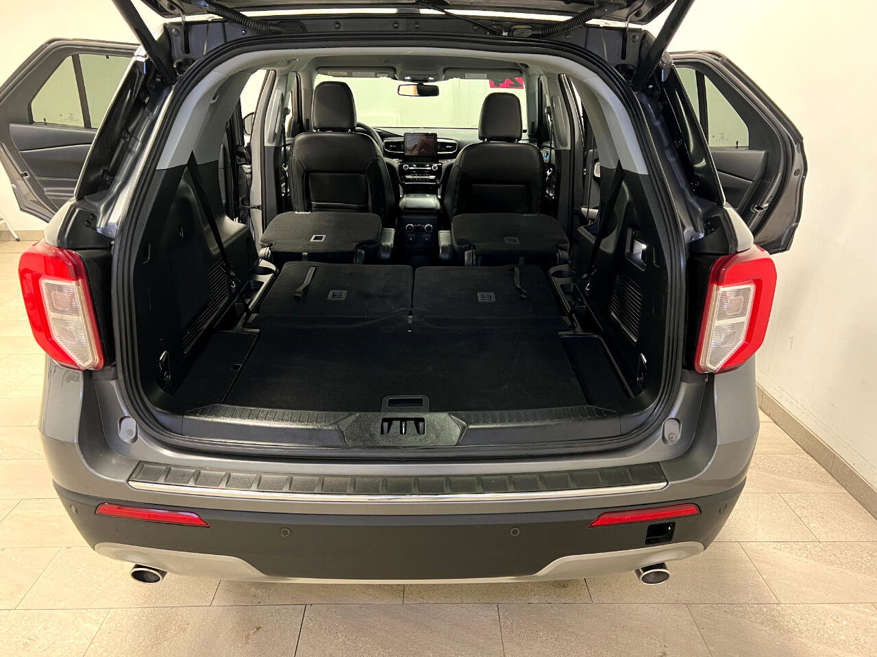 Used 2024 Ford Explorer Limited image 15