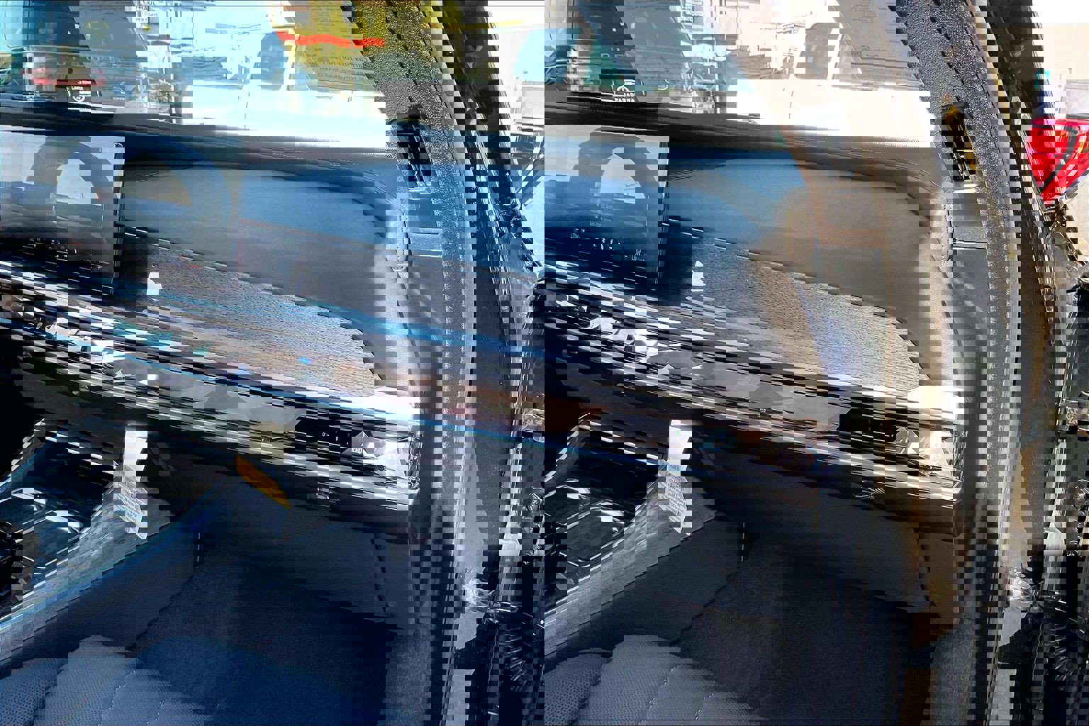 Used 2025 BMW i7 xDrive60 w/ Executive Package image 18