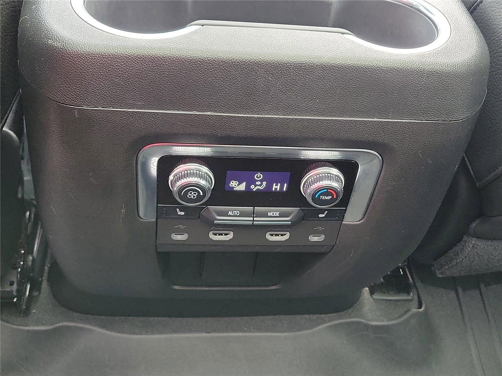 Used 2021 GMC Yukon Denali w/ Denali Ultimate Package image 9