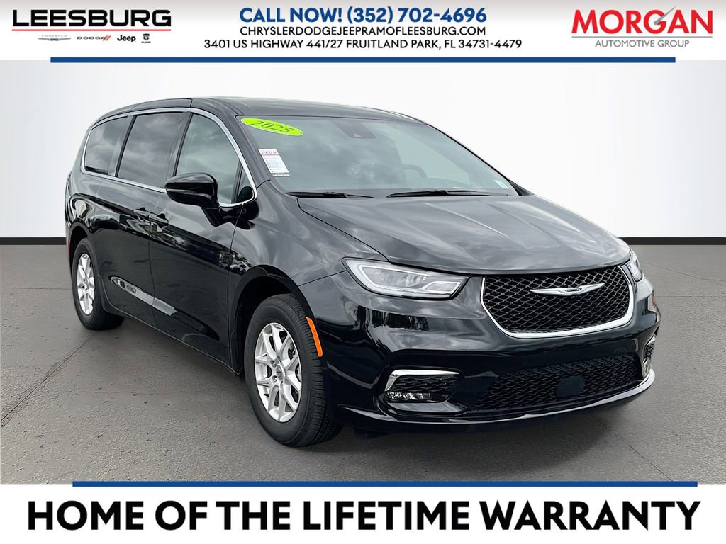 Certified 2025 Chrysler Pacifica Select image 1