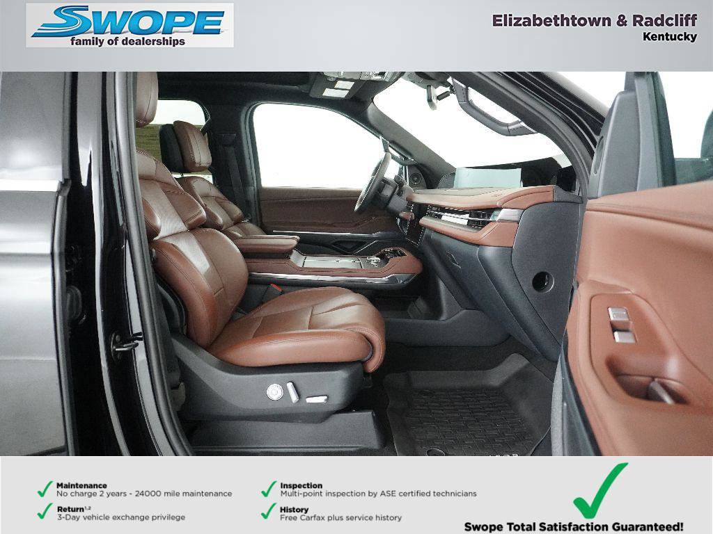 Used 2025 Lincoln Navigator Reserve image 9