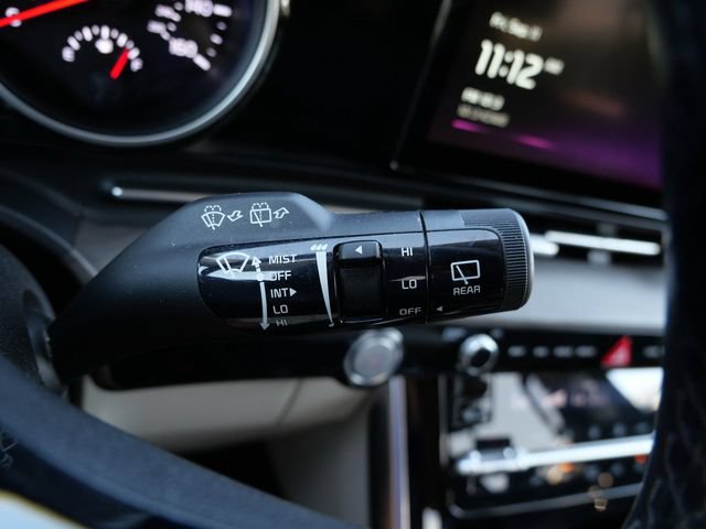 Used 2024 Kia Carnival EX FWD image 21