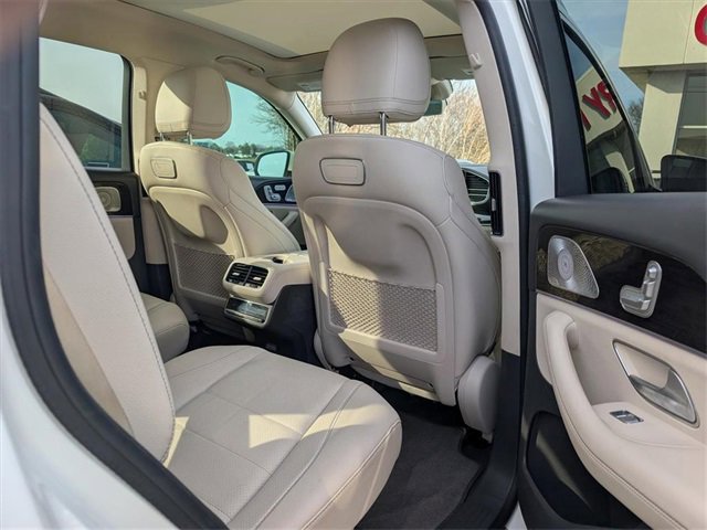 Used 2020 Mercedes-Benz GLS 450 4MATIC image 25