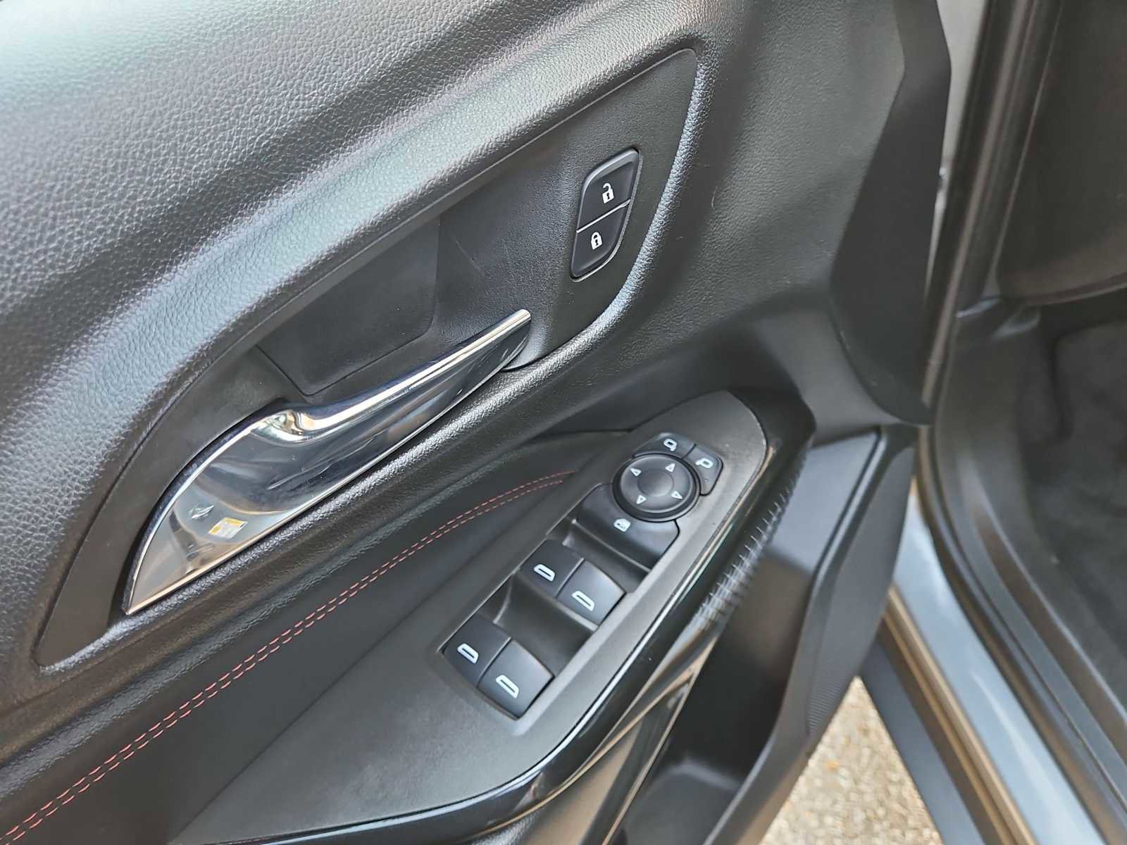 Certified 2024 Chevrolet Trax RS image 18