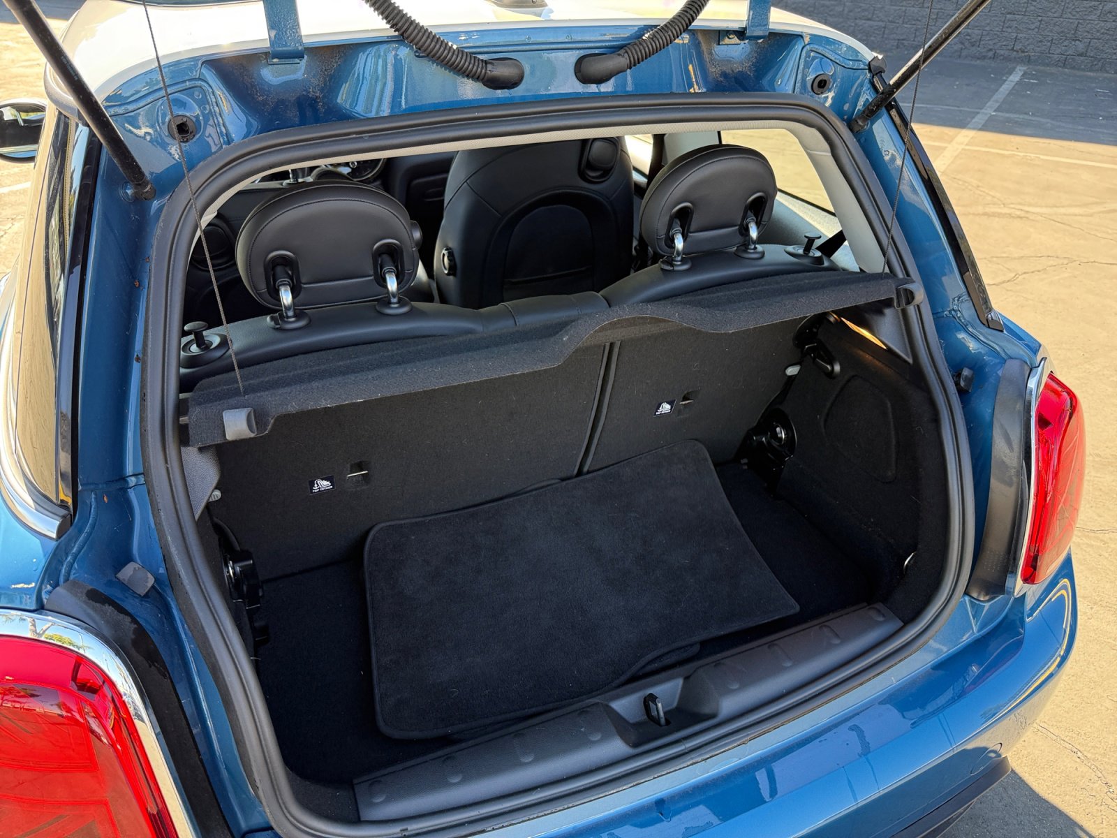 Used 2023 MINI Cooper SE image 19