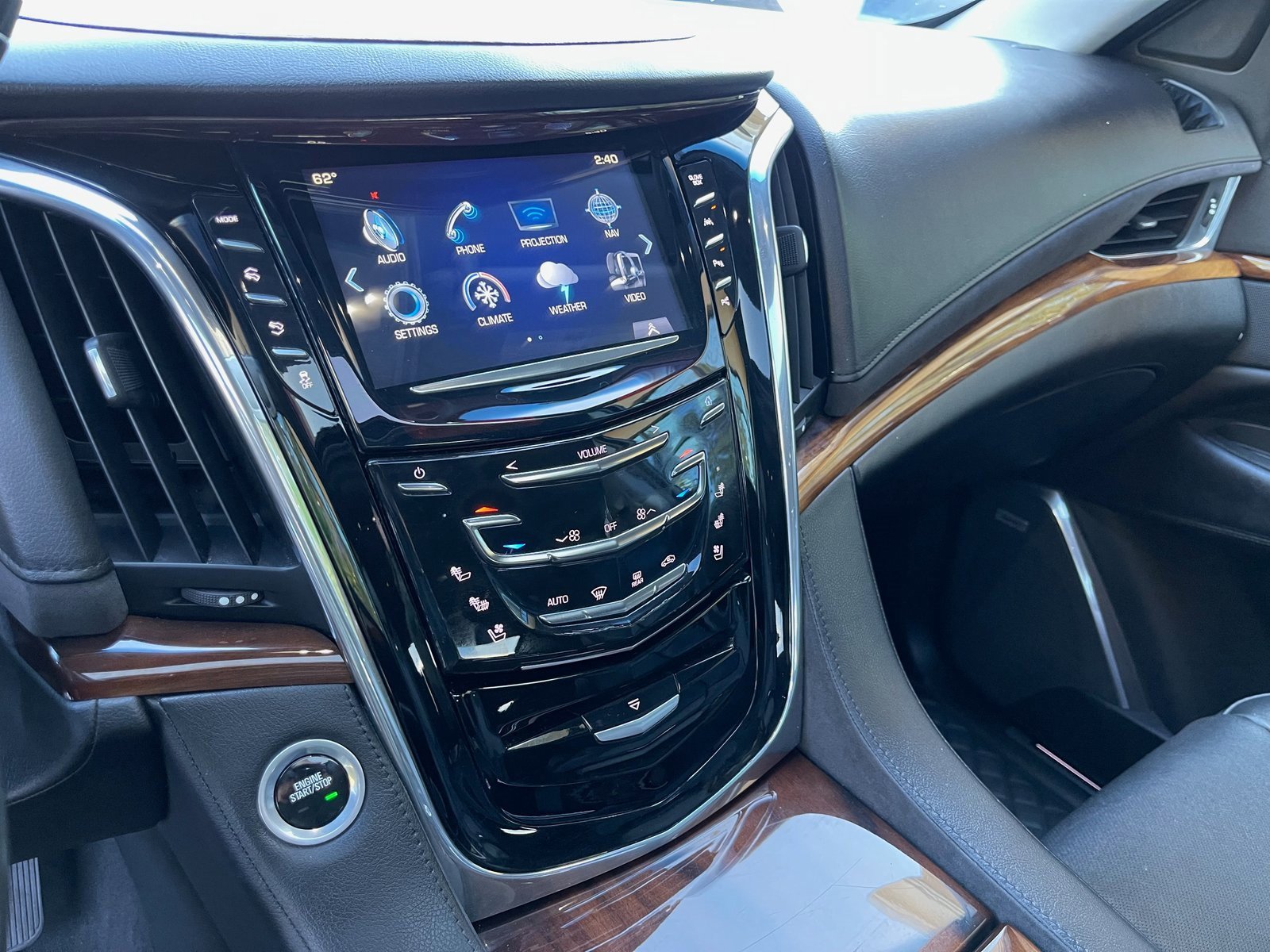 Used 2017 Cadillac Escalade Premium Luxury image 45
