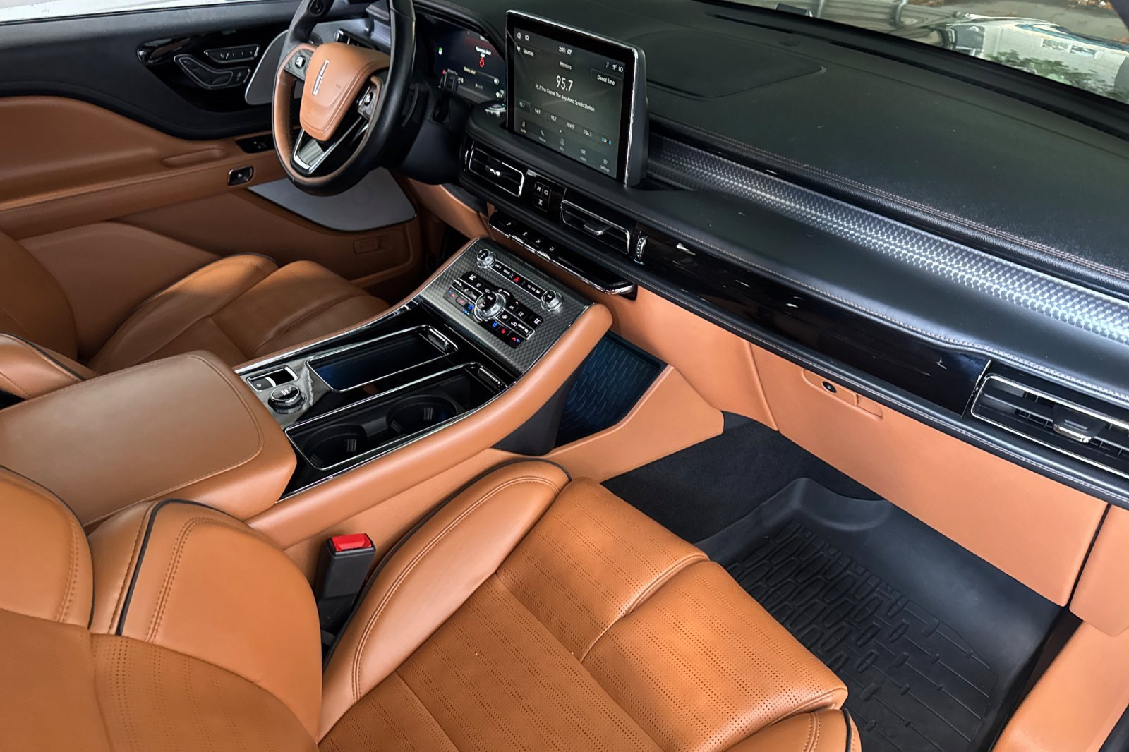 Used 2020 Lincoln Aviator Black Label Grand Touring w/ Class IV Trailer Tow Package image 15