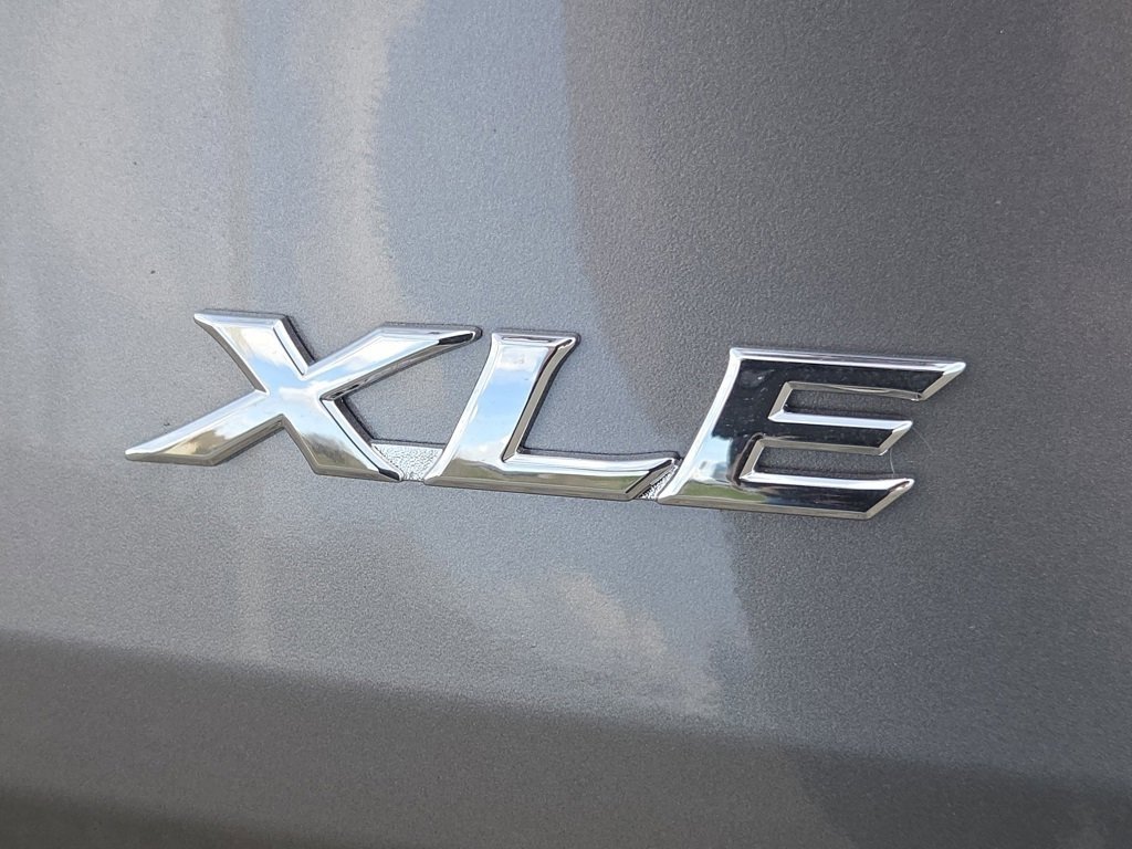 New 2026 Toyota Sienna XLE image 25