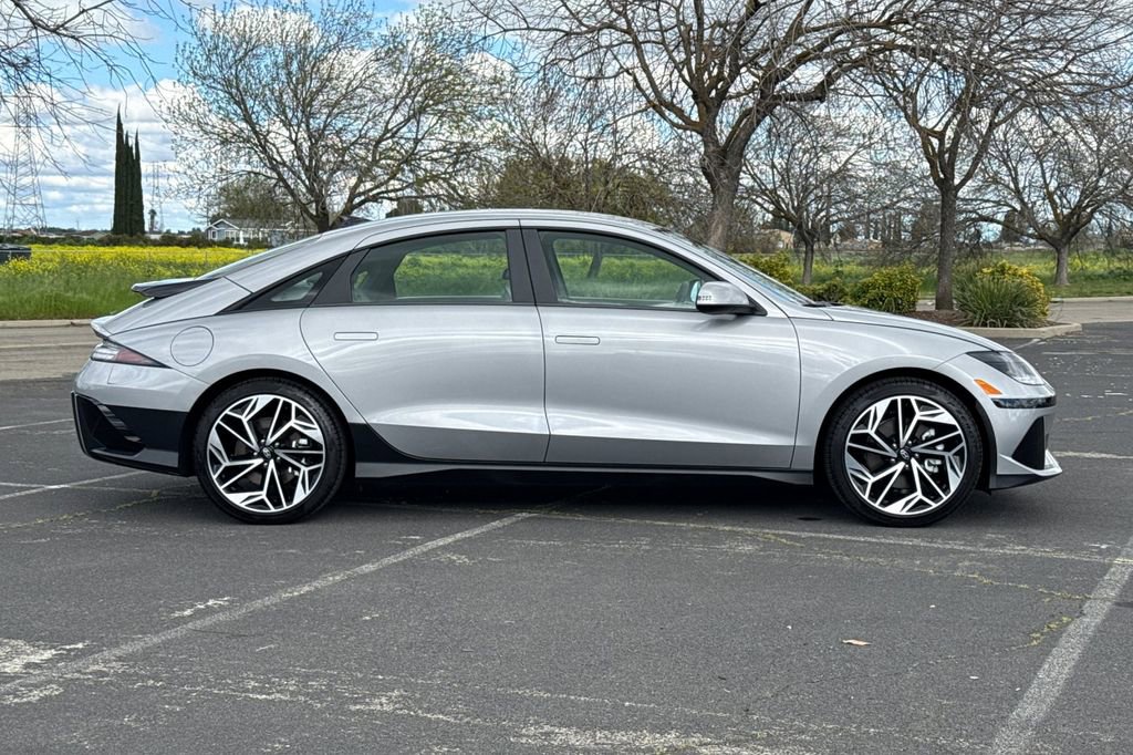 Used 2023 Hyundai Ioniq 6 SEL image 3