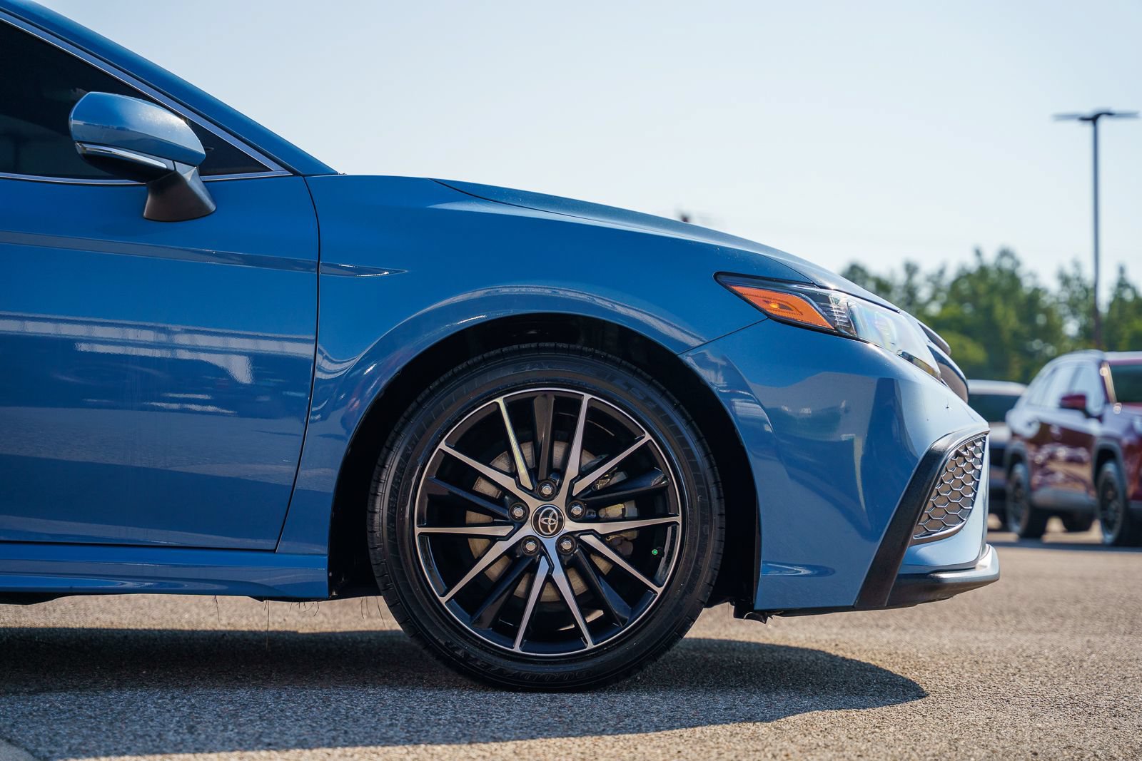Used 2023 Toyota Camry SE FWD image 9