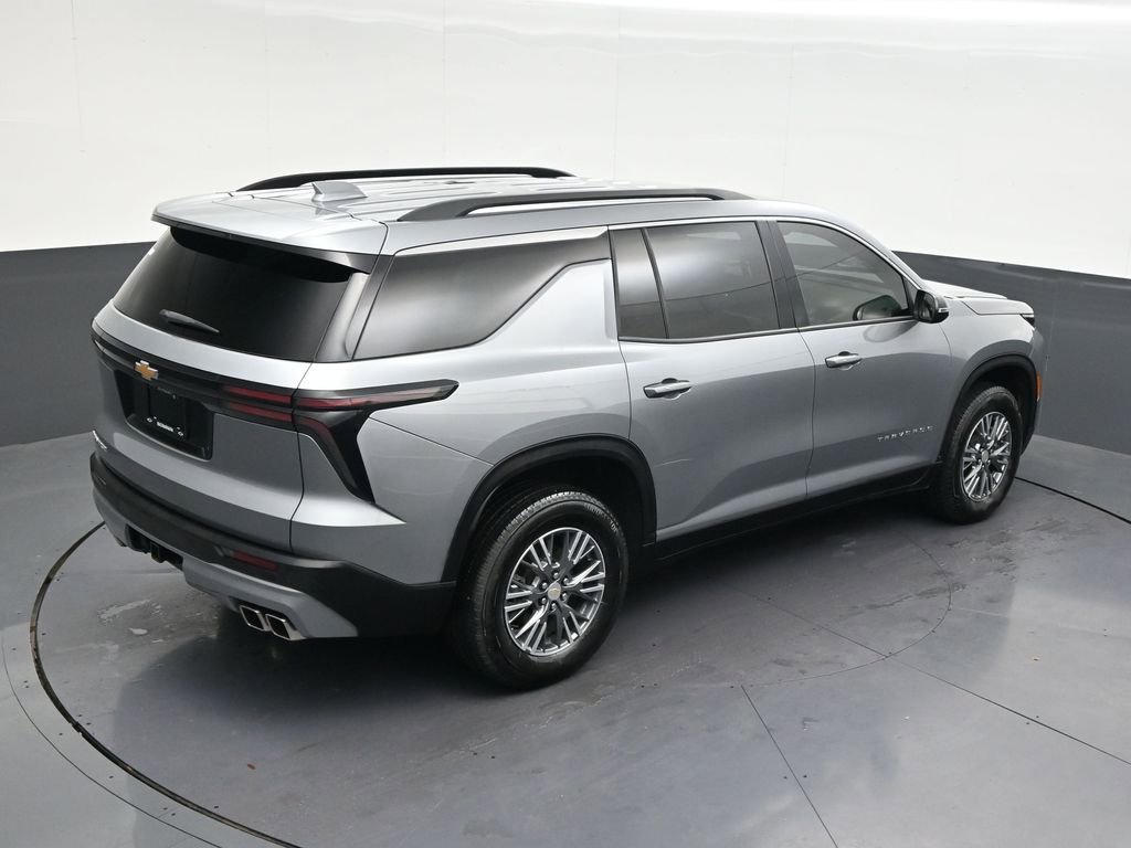 Used 2025 Chevrolet Traverse LT FWD image 18