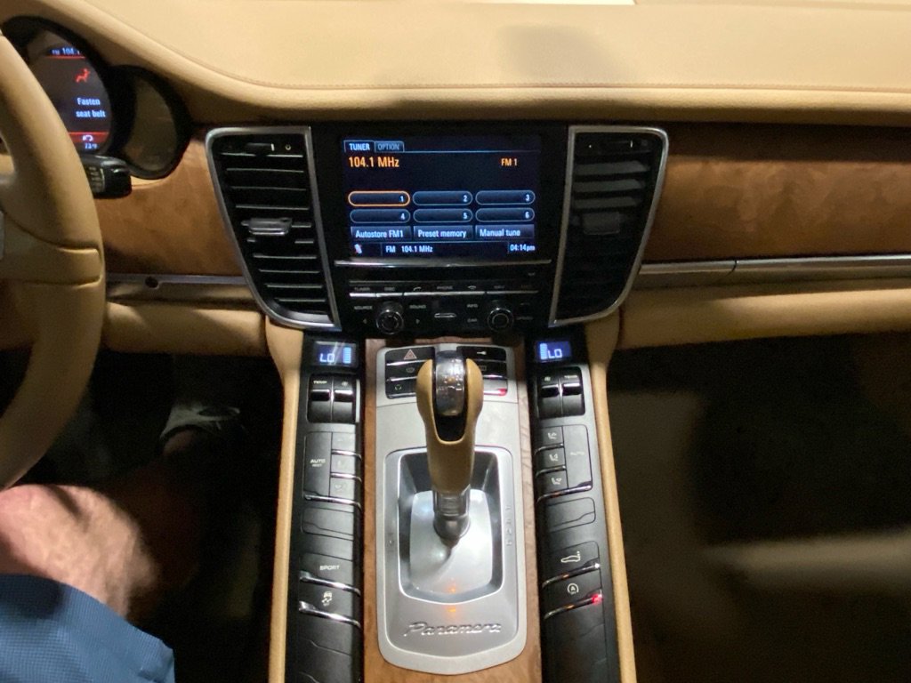 Used 2011 Porsche Panamera image 38