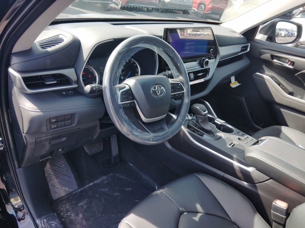 New 2026 Toyota Highlander XLE image 6