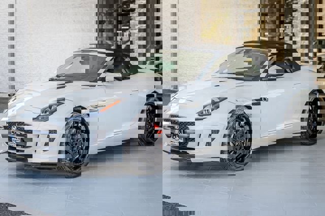 Used 2014 Jaguar F-TYPE Convertible image 8