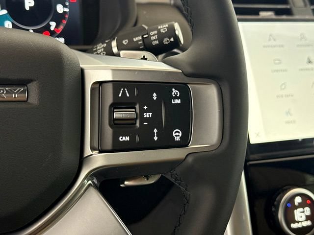 Certified 2025 Land Rover Discovery Dynamic SE AWD/4WD image 40