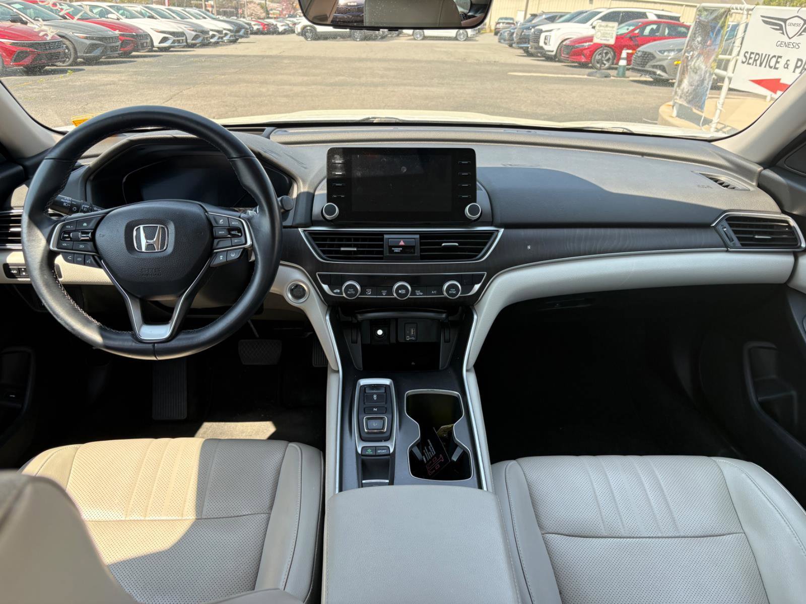 Used 2018 Honda Accord Touring image 19