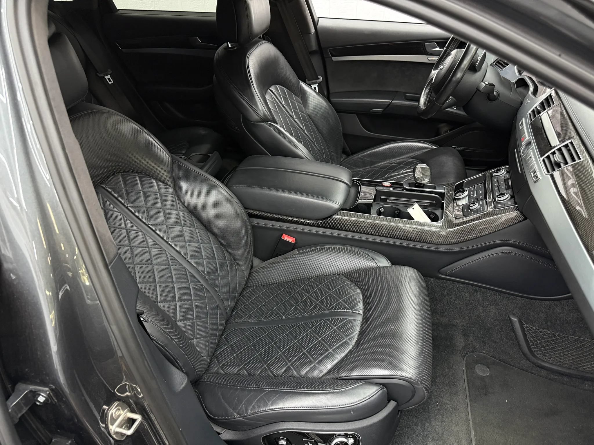 Used 2017 Audi S8 Plus w/ S8 Cold Weather Package AWD/4WD image 6