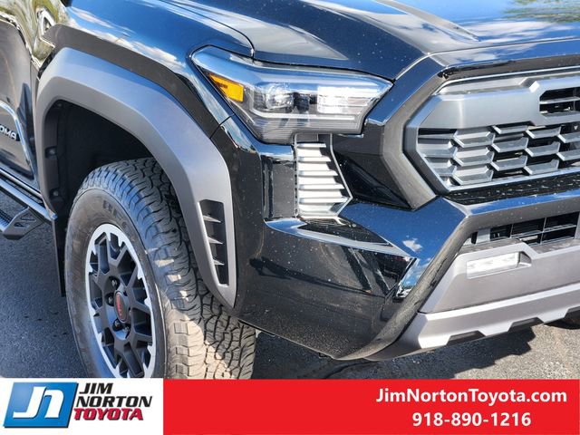 Used 2024 Toyota Tacoma TRD Off-Road image 10