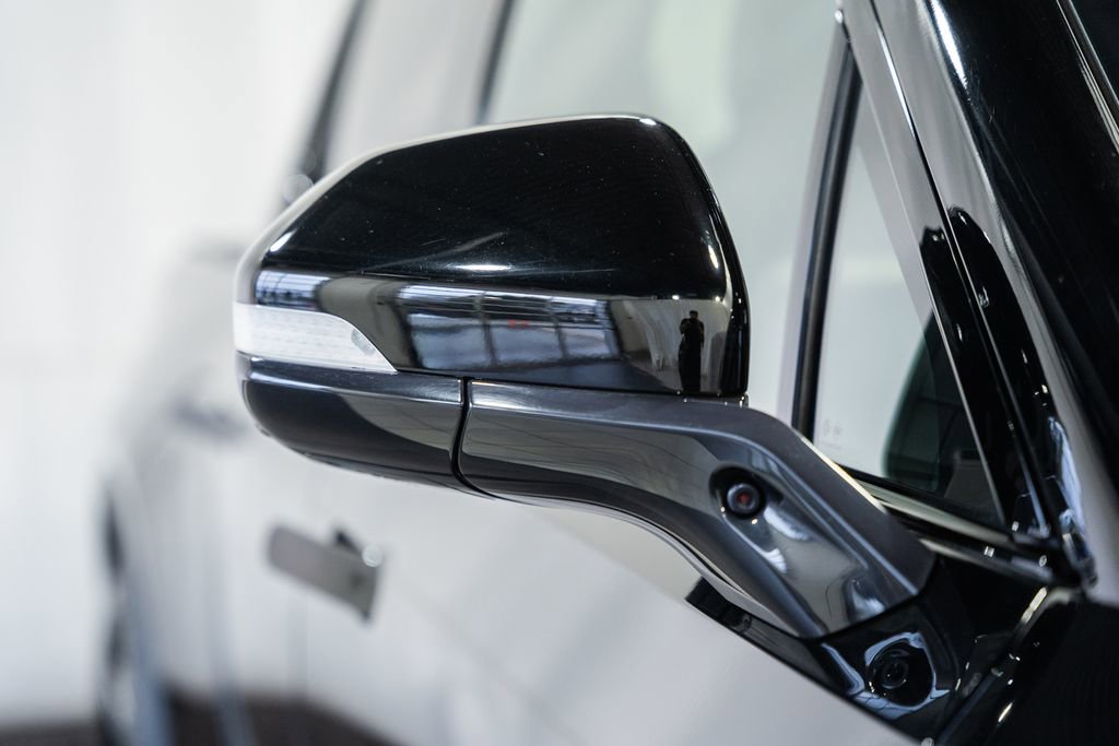 Used 2022 Rivian R1T Adventure image 13