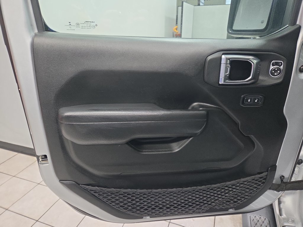 Used 2023 Jeep Gladiator Sport AWD/4WD image 29
