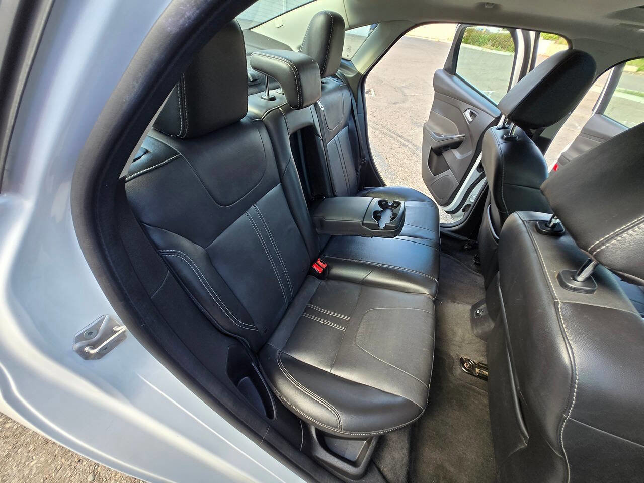 Used 2012 Ford Focus SEL FWD image 30