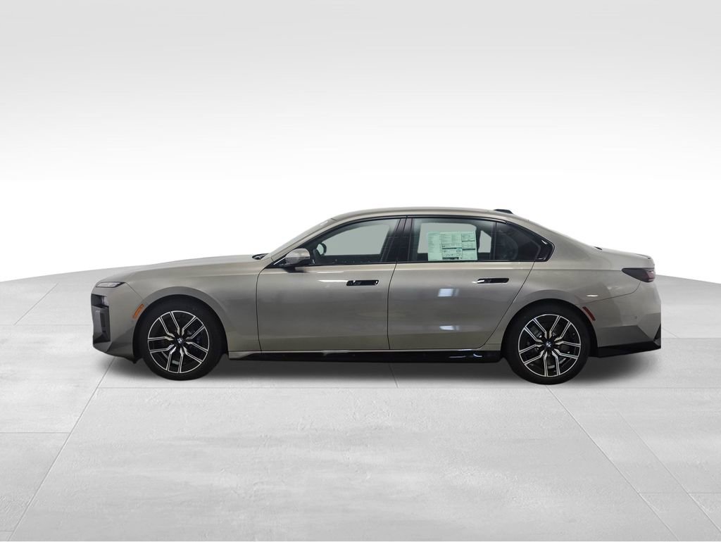 Used 2025 BMW 760i xDrive w/ Executive Package image 2