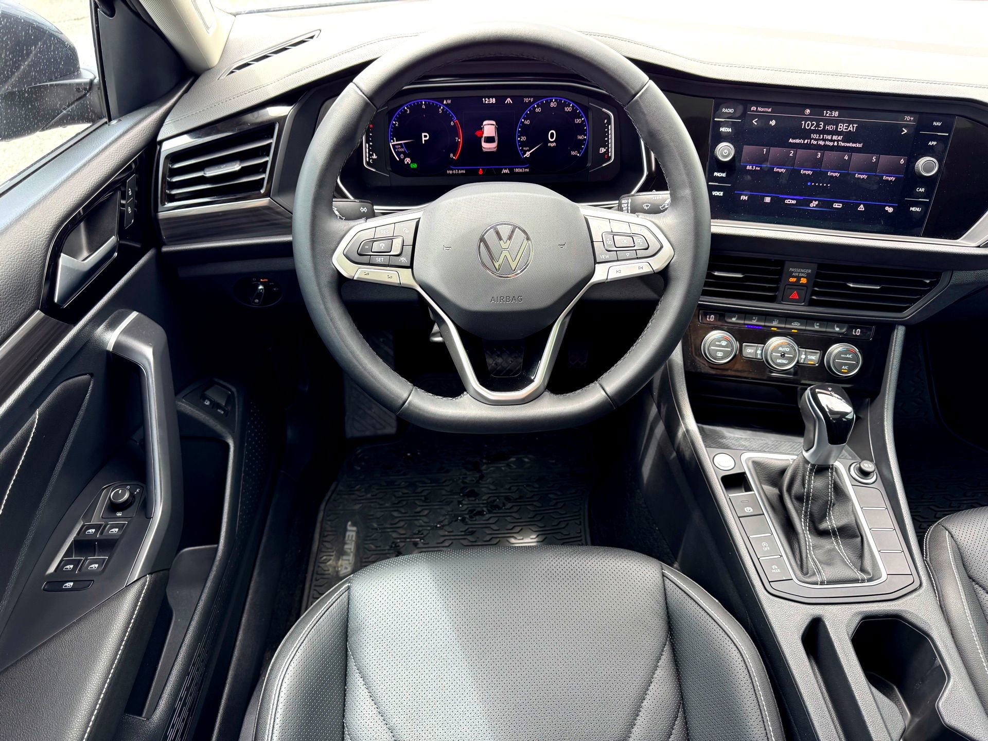 Used 2024 Volkswagen Jetta SEL FWD image 23