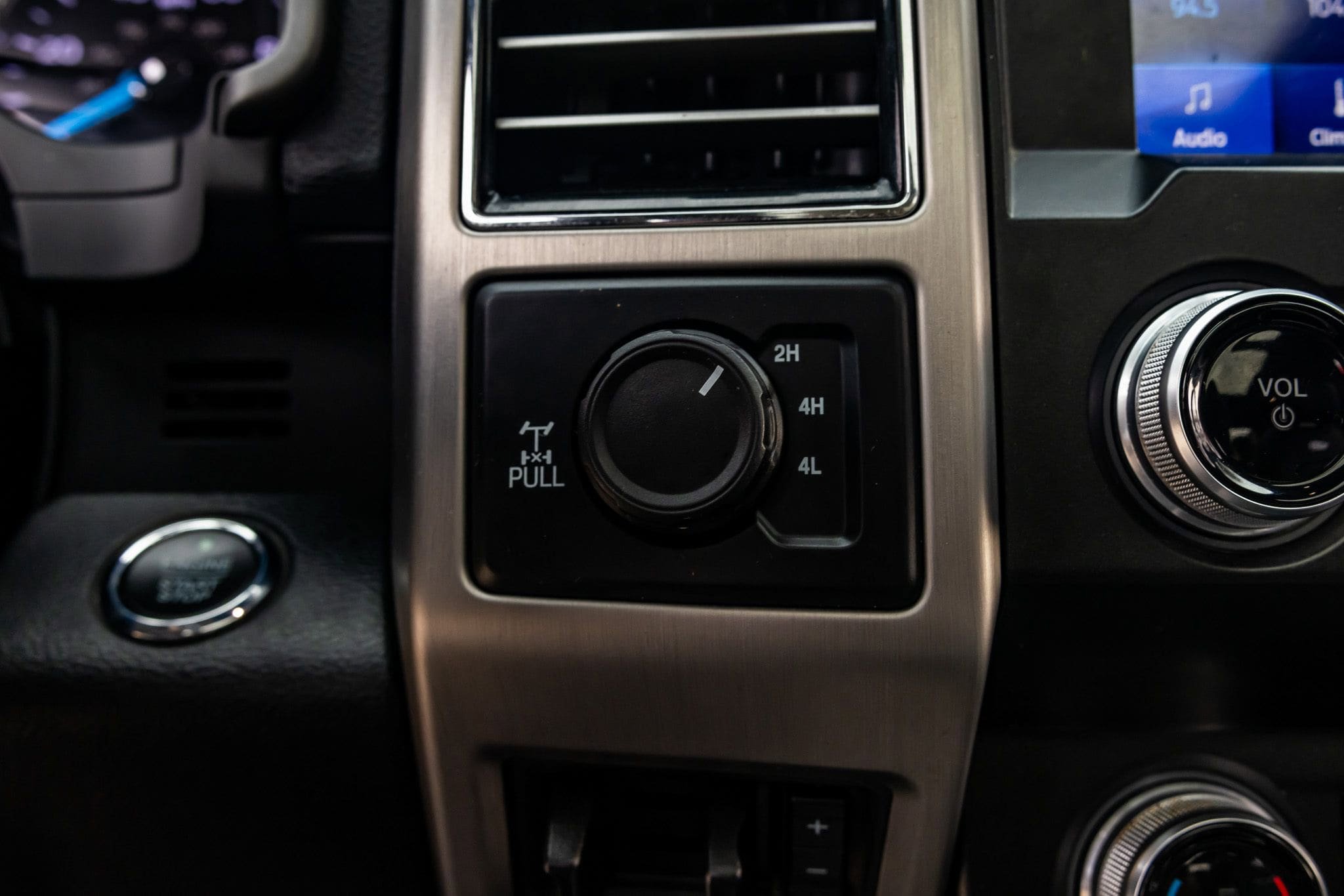 Used 2021 Ford F250 Platinum w/ FX4 Off-Road Package AWD/4WD image 19