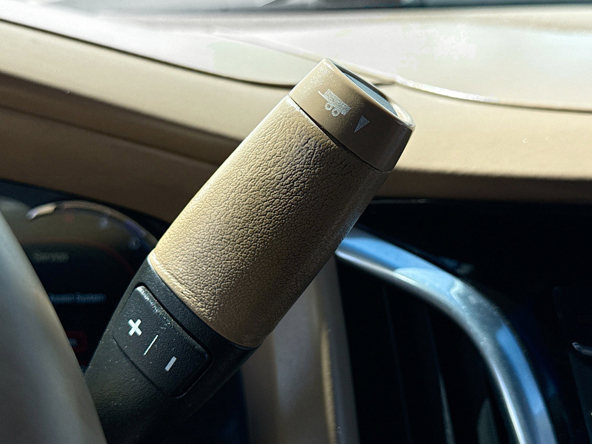 Used 2018 Cadillac Escalade ESV Platinum image 14