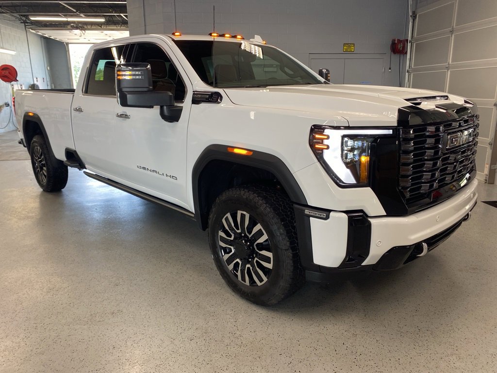 New 2025 GMC Sierra 3500 Denali Ultimate image 1