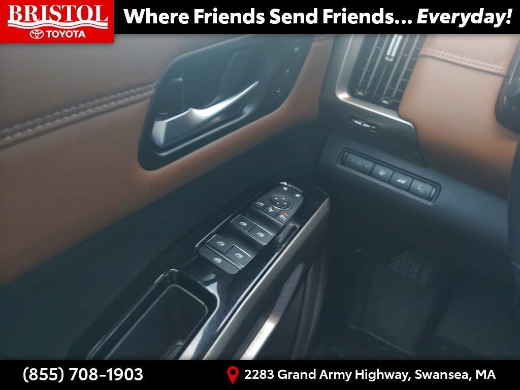 Used 2023 Nissan Pathfinder Platinum AWD/4WD image 23