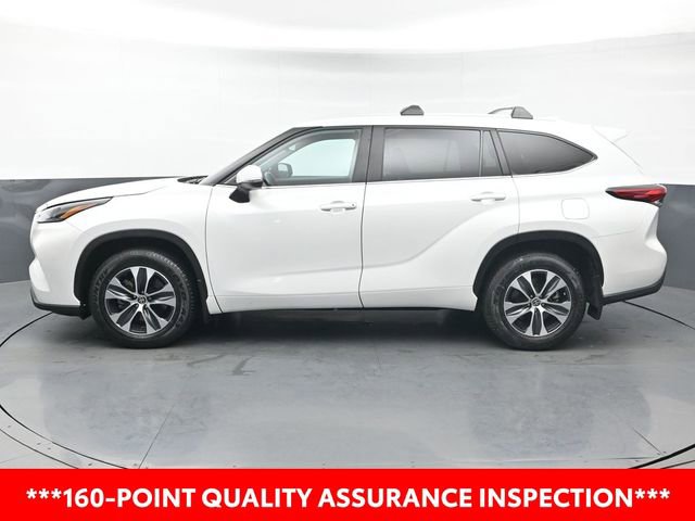 Certified 2023 Toyota Highlander XLE image 2