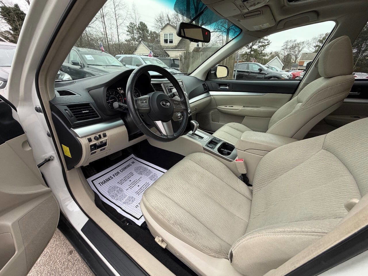 Used 2010 Subaru Outback 2.5i Premium AWD/4WD image 9