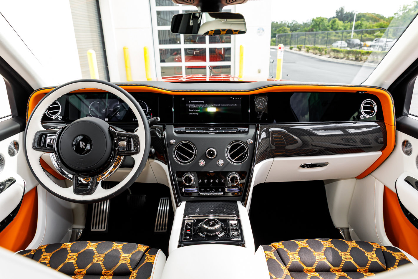 Certified 2026 Rolls-Royce Cullinan Black Badge AWD/4WD image 37